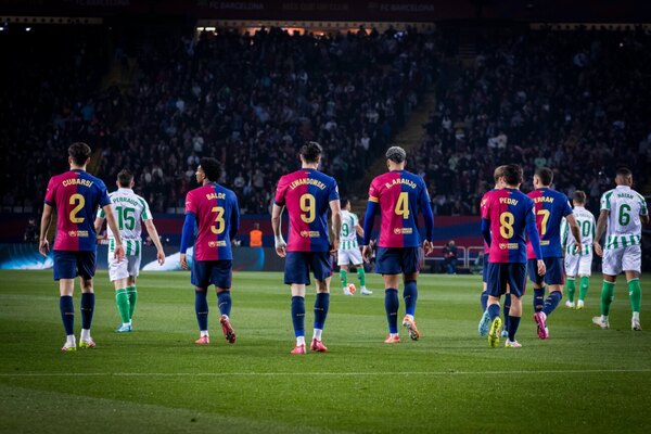 Versus / Barcelona se frena ante el Betis y desaprovecha derrota del Real Madrid