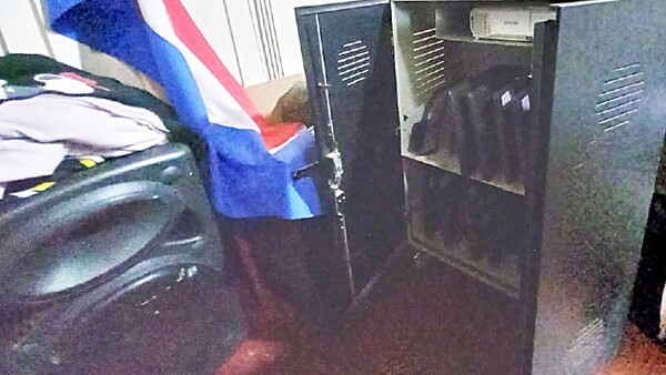 Roban equipos tecnológicos en escuela de San Estanislao