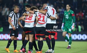 Versus / ¡Más puntero que nunca! Libertad castiga a Cerro y prácticamente lo saca de la pelea
