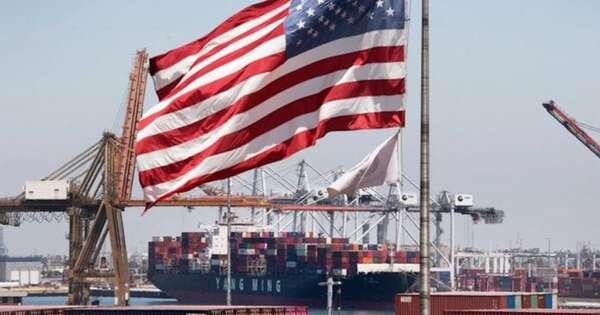 La Nación / Ya rige el arancel del 10 % a importaciones