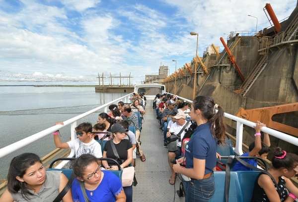 Yacyretá abre sus puertas con tours y feria artesanal por Semana Santa