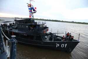 Buque de la Armada viajó al Chaco para llevar asistencia - trece