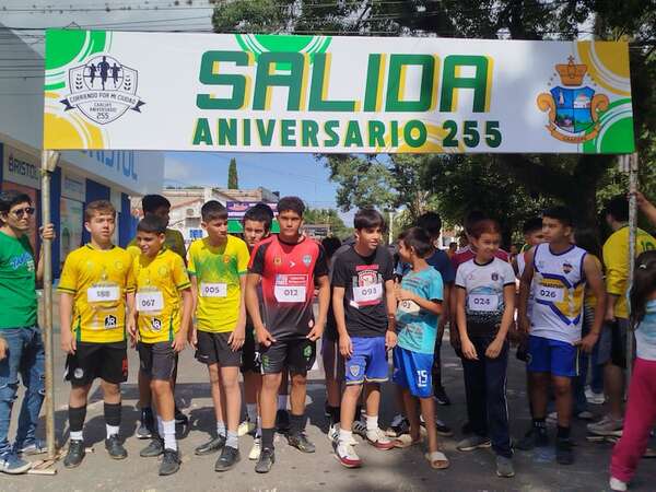 Realizan corrida por aniversario fundacional de Caacupé - Nacionales - ABC Color