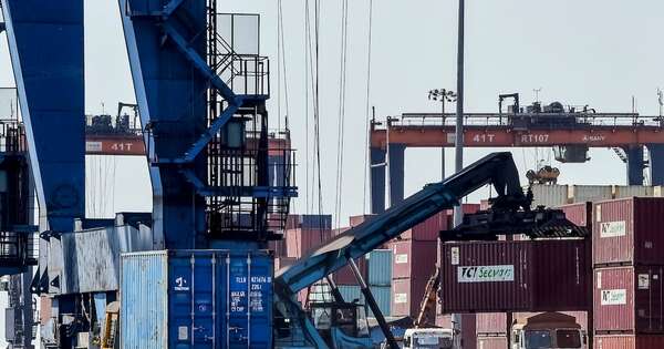 La Nación / Más de 50 países piden a la Casa Blanca negociar aranceles