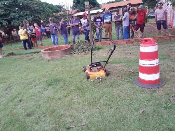 Karai arreglaba su jardín, pero resbaló a un pozo y murió