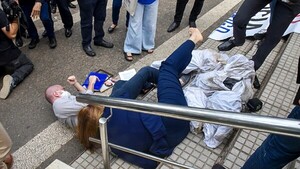 Liberales denunciarán a policías tras represión en homenaje a Rodrigo Quintana