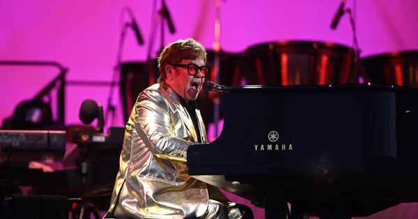 La Nación / Elton John lanza su innovador álbum “Who Believes in Angels?”