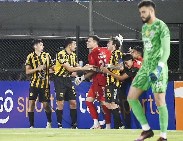 Torneo Apertura 2025: Guaraní escala y Olimpia se hunde - Fútbol - ABC Color