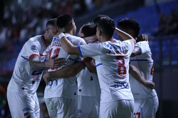 Versus / Nacional tumba al 2 de Mayo y sigue adelante con su recuperación