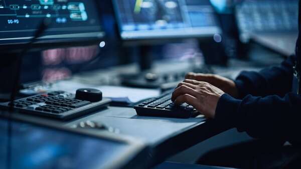 Comisión cita a autoridades por el hackeo brasileño - Política - ABC Color
