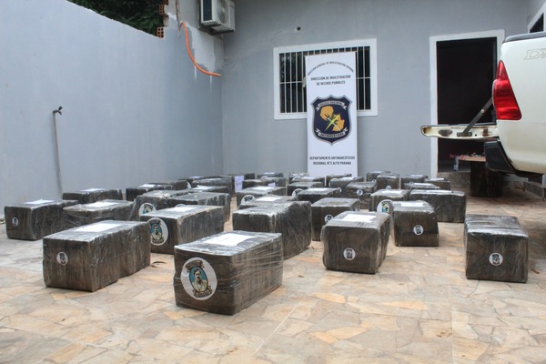 Hallan casi 900 kilos de marihuana en una vivienda del barrio Pablo Rojas - La Clave