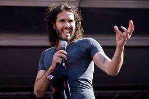 El actor británico Russell Brand, acusado de violación y agresión sexual a cuatro mujeres - Gente - ABC Color