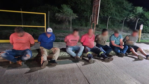 Detienen a ocho hombres tras frustrado asalto a empresa de fertilizantes - Noticiero Paraguay