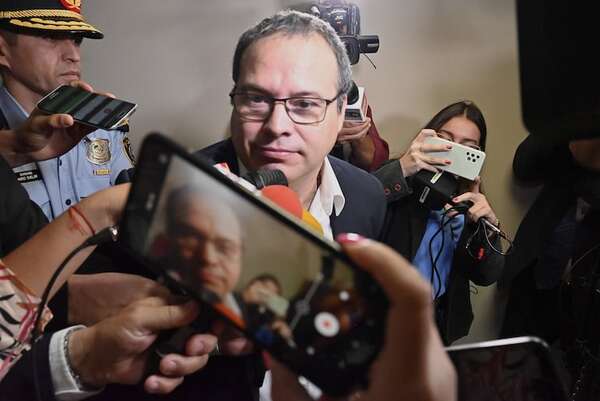 Suspenden juicio a Carlos Granada en caso de acoso sexual a periodistas - ADN Digital