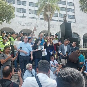 Manifestantes denuncian a la policía tras incidentes frente al Poder Judicial - Judiciales.net