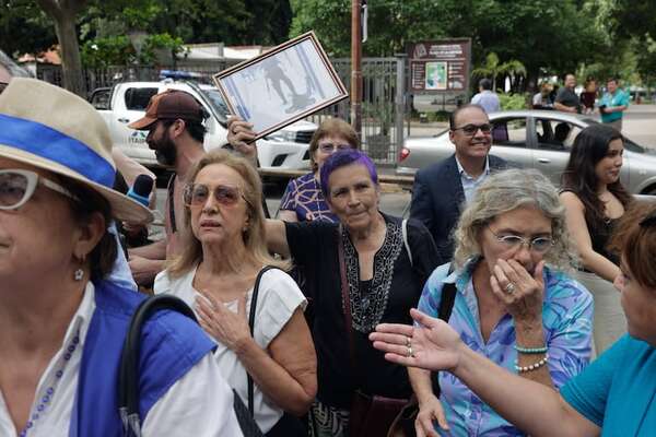 AUDIO: Denuncian a policías por represión a manifestantes frente al Palacio de Justicia - A La Gran 7-30 - ABC Color