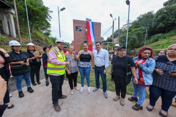 Nueve familias de Chacarita Alta acceden a viviendas dignas - ADN Digital