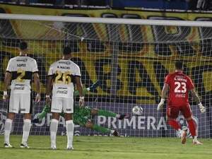 Vídeo: Los penales de Alejandro Maciel que dejaron a Olimpia lejos de la pelea por el título - Olimpia - ABC Color