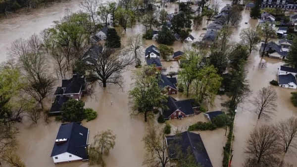 Al menos 16 muertos por inundaciones y tornados en el sur y centro-norte de Estados Unidos - ADN Digital