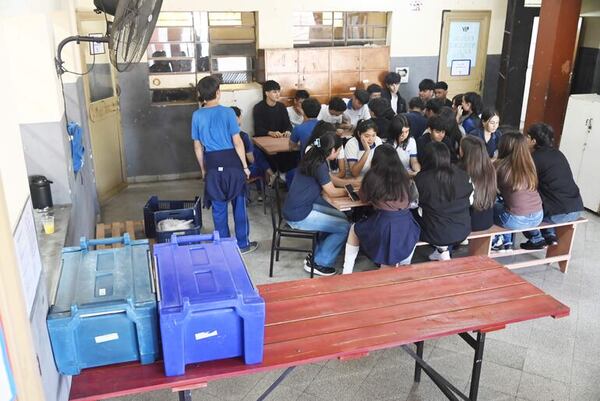 Hambre Cero: apenas 26 raciones para 136 alumnos, entregan en colegio de Asunción - Nacionales - ABC Color