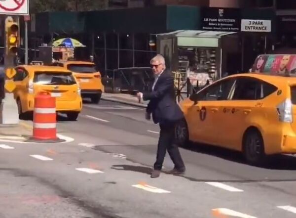 (VIDEO) ¡Increíble! Harrison Ford dirigió el tránsito en Manhattan