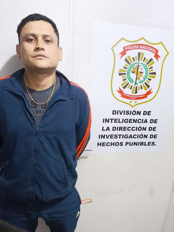 Arrestan por supuesta tortoleada al joven que fue apretado por policías de Inteligencia - Policiales - ABC Color