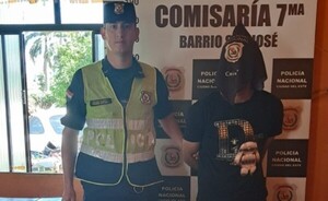Cae hombre tras asaltar a una mujer en el barrio San Alfredo 