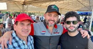 Baruja impulsa a su asesor para concejal de Asunción y el cartismo enfrenta una "guerra de encuestas" en redes