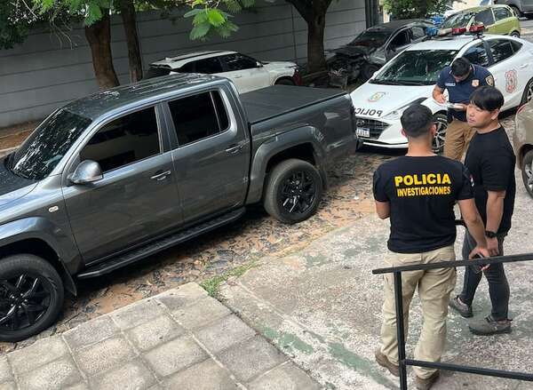 Hurtan arma y equipos electrónicos del interior de una camioneta - Policiales - ABC Color