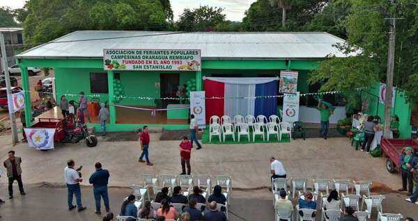 Feriantes en Santaní cuentan con nuevo local para comercializar sus productos