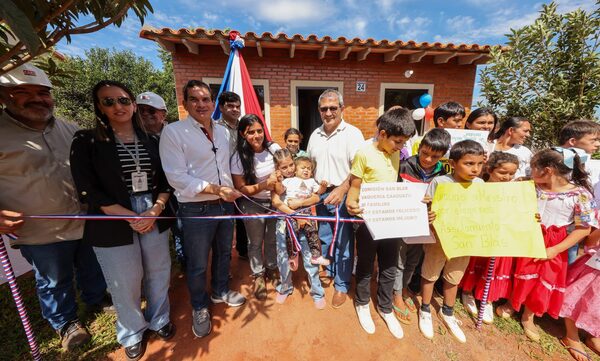 Gobierno suma 14.757 viviendas construidas en el país, con 80 entregadas a familias de Caaguazú - .::Agencia IP::.