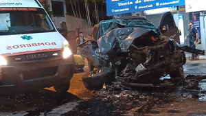 Camioneta colisionó contra un camión recolector de basura en Coronel Oviedo - Noticiero Paraguay