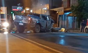 Cuatro heridos tras choque entre camioneta y camión de basura en Coronel Oviedo