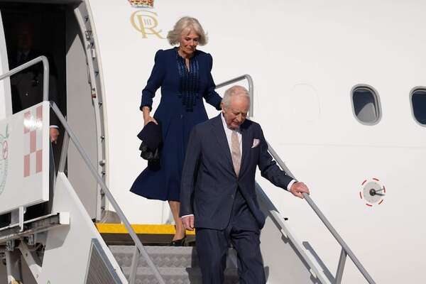El rey Carlos y la reina Camila ya llegaron a Italia - Gente - ABC Color