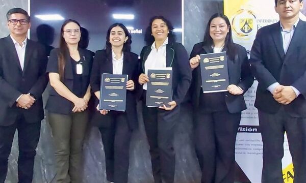 Realizan defensa de Trabajo Final de Grado 55 nuevos Licenciados