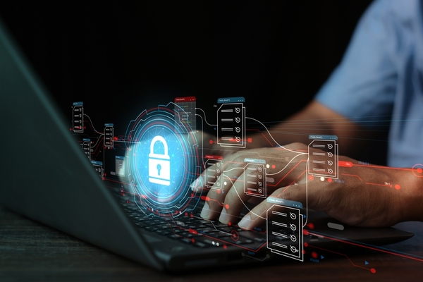 Salud, empresas de energía y gobierno: Sectores más vulnerables ante los ciberataques en Latam - MarketData