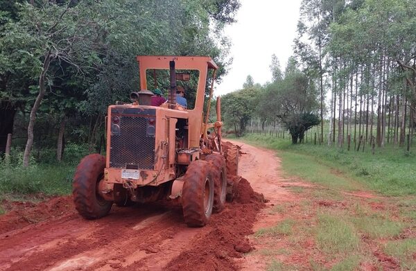 En Misiones continúa plan de mejoramiento de caminos vecinales - .::Agencia IP::.