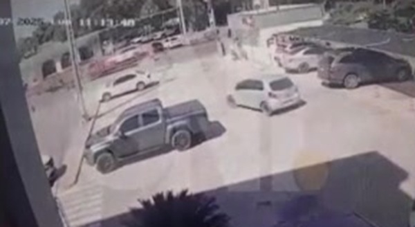 Roban pertenencias de una camioneta usando inhibidor en Avda. España - SNT