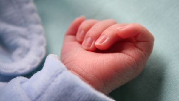 Ausencia de anestesiólogo provocó la muerte de un bebé: ¿Qué acciones tomó Salud?