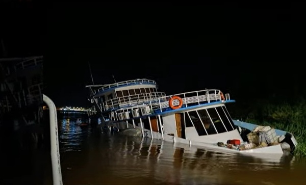 Yate turístico se hundió parcialmente en el río Paraguay