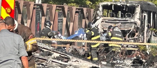 Al menos diez muertos en un accidente de autobús en Brasil - ADN Digital