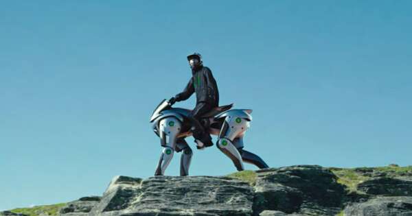 La Nación / La humanidad avanza hacia la robotización de vehículos: crearon una “moto caballo”