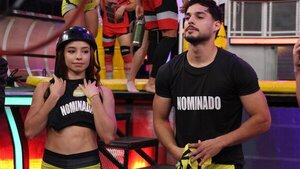 Santi y Vivi se visten de negro