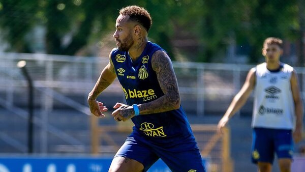 Neymar vuelve a entrenarse con el Santos