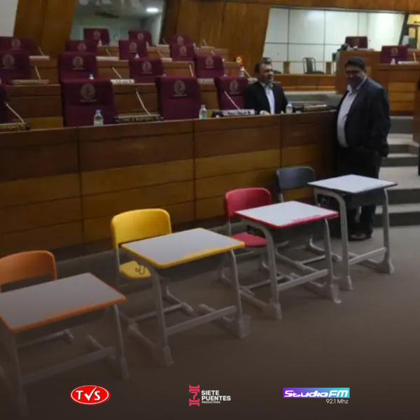 SANTIAGO PEÑA RESPALDA COMPRA DE PUPITRES CHINOS POR CALIDAD Y TRANSPARENCIA - TVS