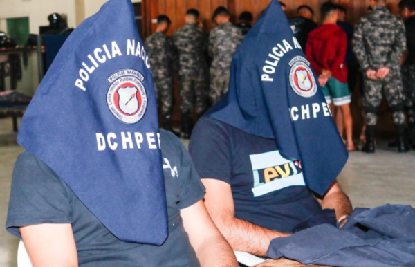 Detienen a dos agentes Lince por extorsionar a comerciantes en Mariano Roque Alonso