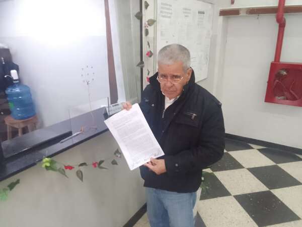 Jubilados de IPS no cobrarán antes de Semana Santa e intiman a representante ante el Consejo a renunciar - Economía - ABC Color