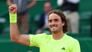 Tsitsipas sobrevive a Thompson