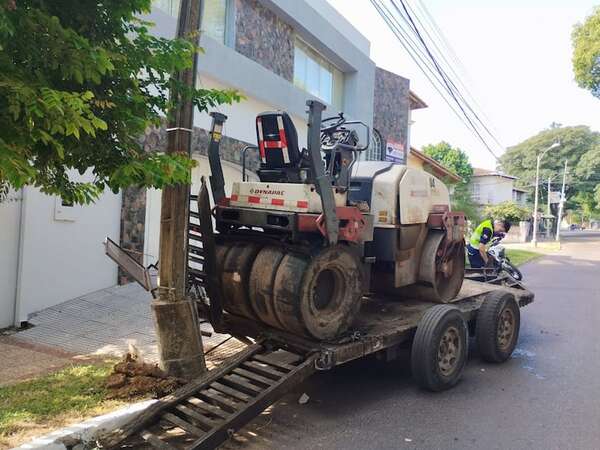 Chatarras de Nenecho: vehículo municipal causó “accidente con suerte” en Sajonia, denuncian vecinos - Nacionales - ABC Color