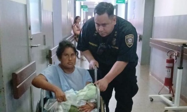 Policías y bomberos asisten a una mujer que dio a luz sola en su vivienda en Pedro Juan Caballero - OviedoPress